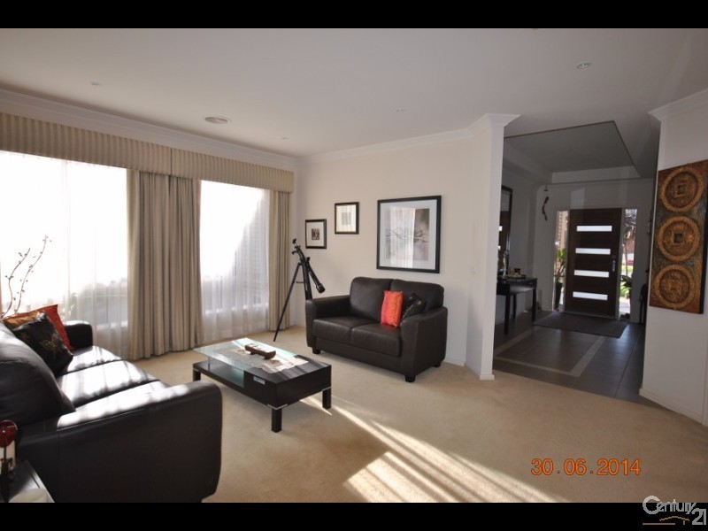 7 Atkinson Drive, Berwick VIC 3806