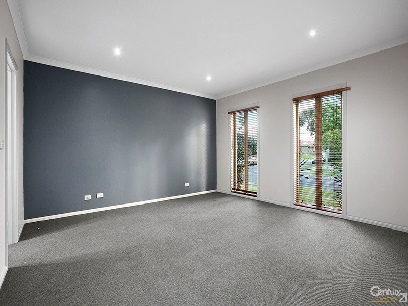 8 Crane Street, Berwick VIC 3806