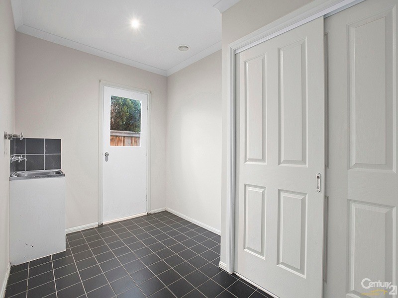 8 Crane Street, Berwick VIC 3806