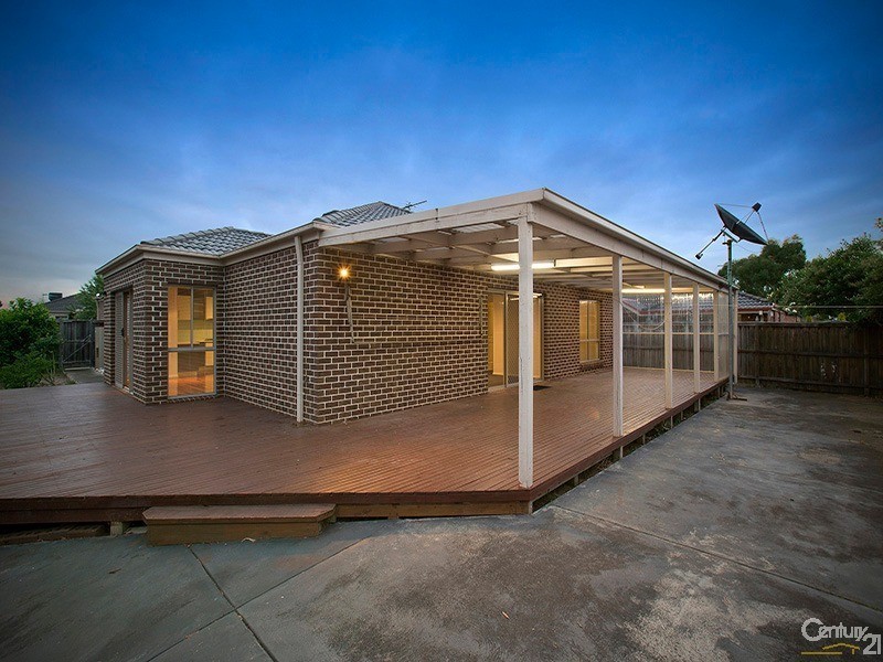 8 Crane Street, Berwick VIC 3806