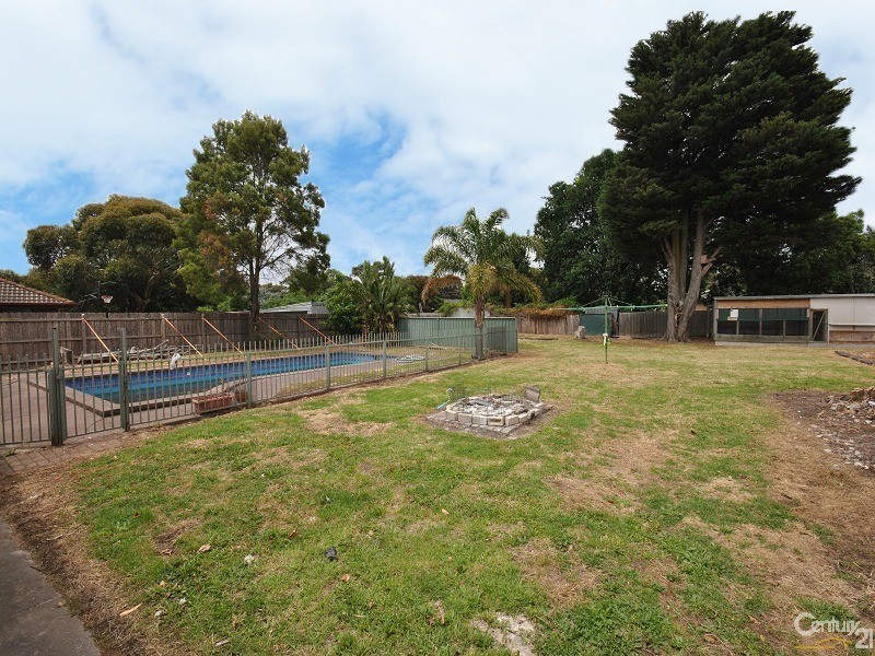 10 Grace Street, Cranbourne VIC 3977