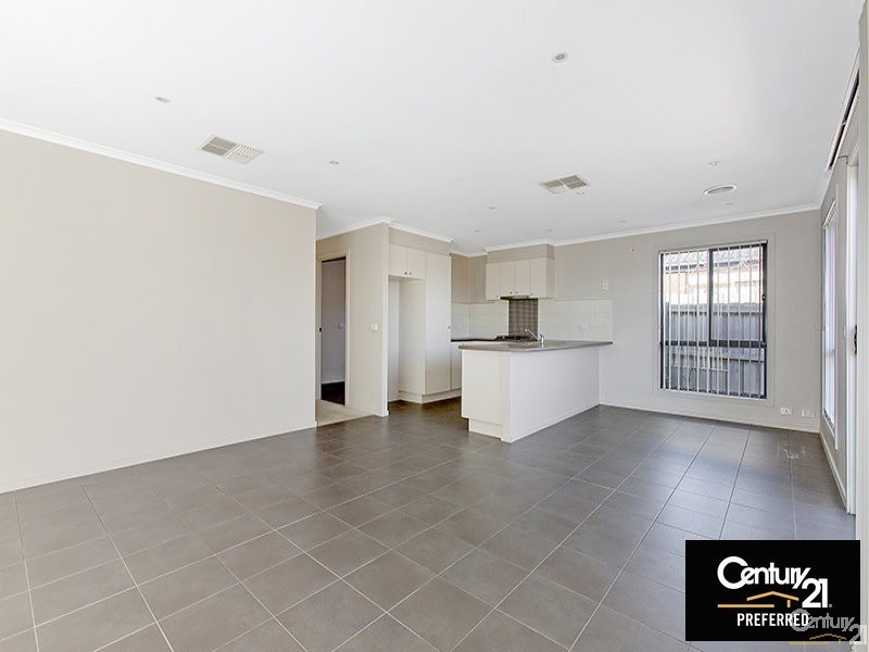 35 Melzak Way, Berwick VIC 3806