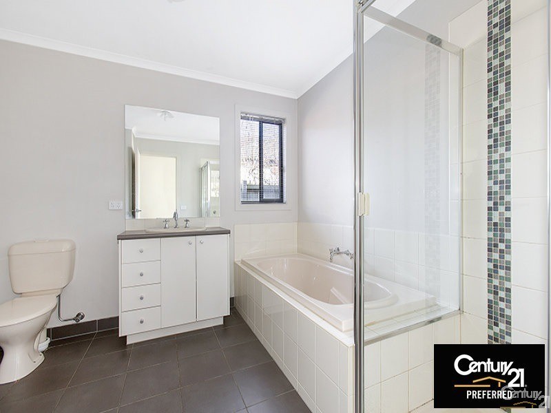 35 Melzak Way, Berwick VIC 3806