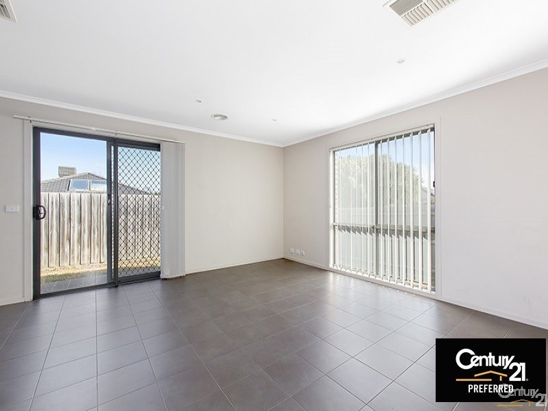 35 Melzak Way, Berwick VIC 3806