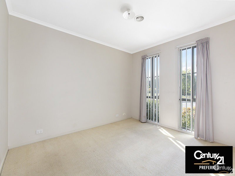 35 Melzak Way, Berwick VIC 3806