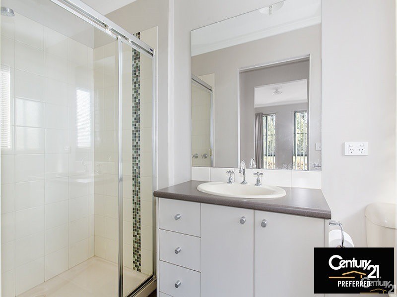 35 Melzak Way, Berwick VIC 3806
