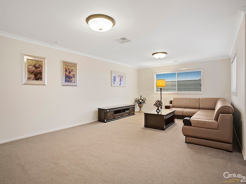 48 Charlbury Crescent, Cranbourne North VIC 3977