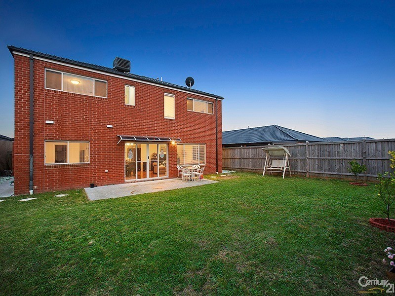 48 Charlbury Crescent, Cranbourne North VIC 3977