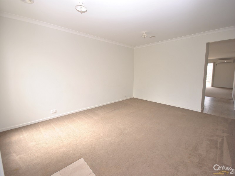 60 Kosta Boda Boulevard, Pakenham VIC 3810