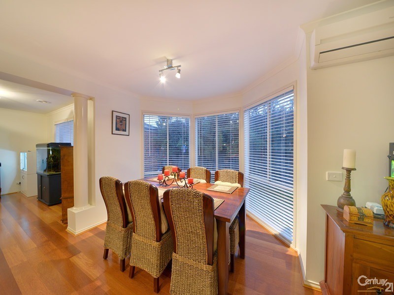 7 Glen Erin Way, Berwick VIC 3806