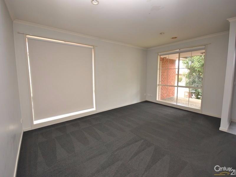 8 Maralee Court, Berwick VIC 3806