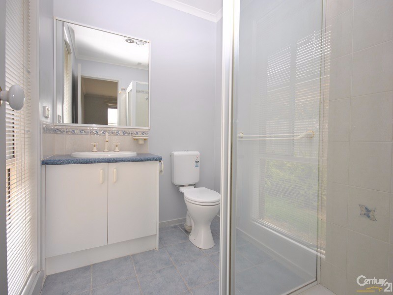 8 Maralee Court, Berwick VIC 3806