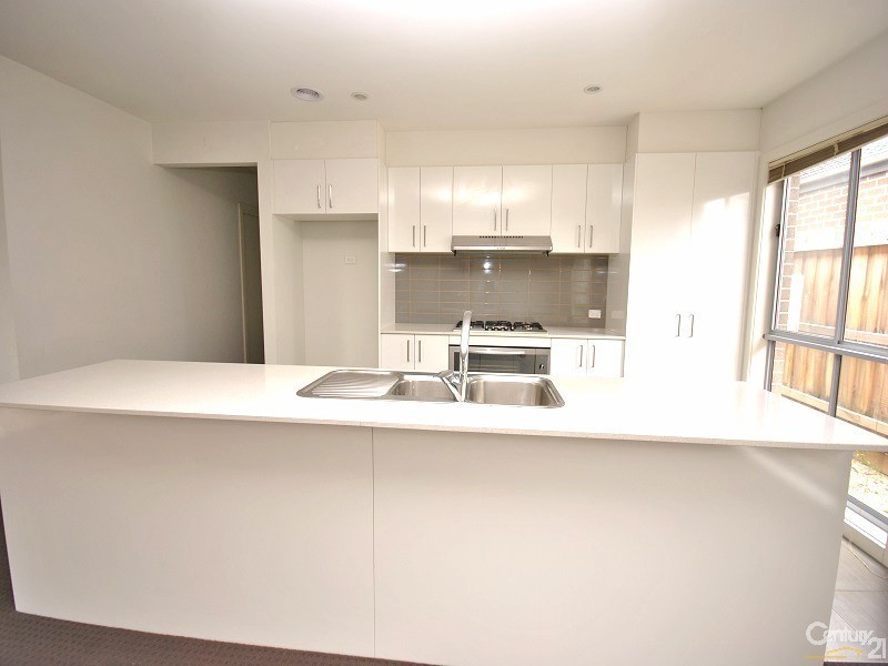 1/30 Golf Links Road, Berwick VIC 3806