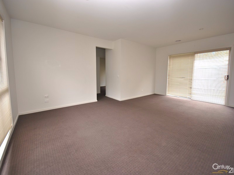 1/30 Golf Links Road, Berwick VIC 3806