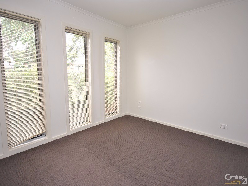 1/30 Golf Links Road, Berwick VIC 3806