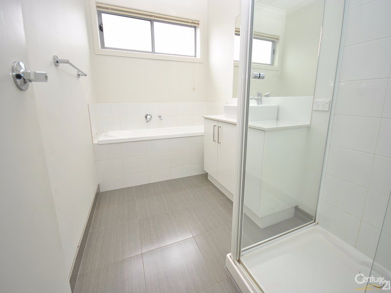 1/30 Golf Links Road, Berwick VIC 3806