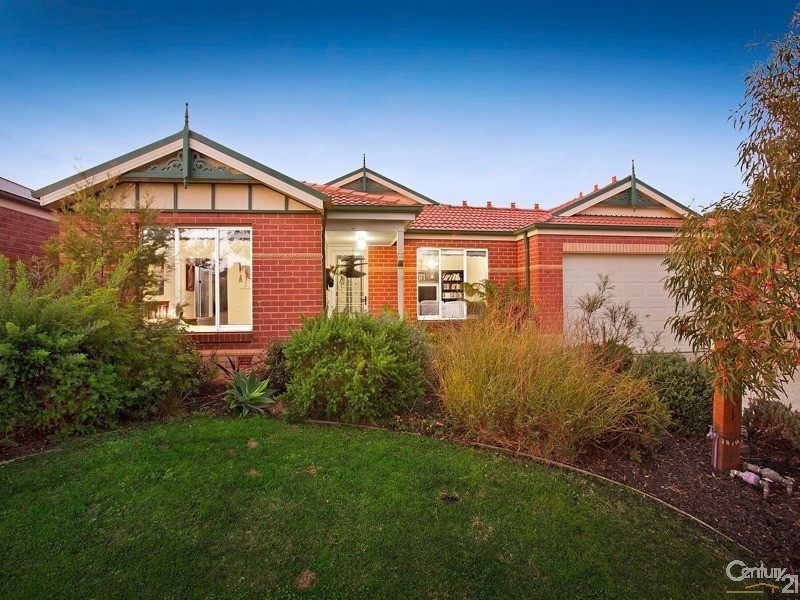 26 Flash Dan Drive, Cranbourne East VIC 3977