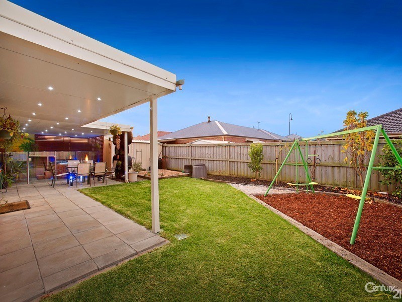 26 Flash Dan Drive, Cranbourne East VIC 3977