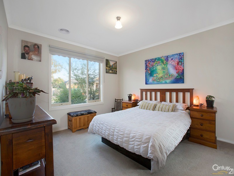 26 Flash Dan Drive, Cranbourne East VIC 3977