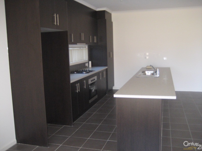 3/7 Roseville Court, Berwick VIC 3806