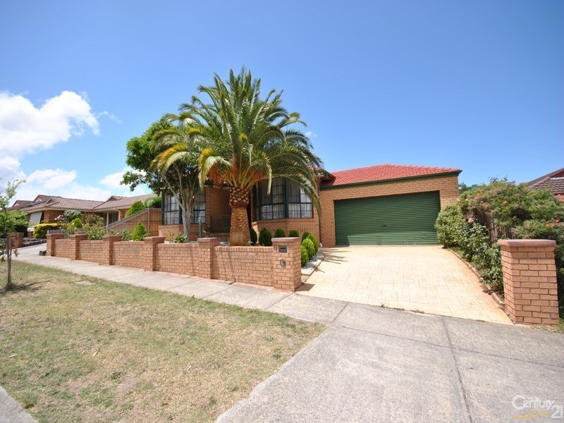 13 Amberly Park Drive, Narre Warren South VIC 3805