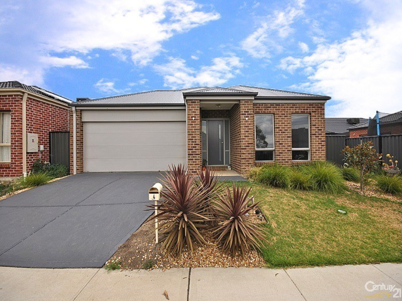 4 Hackney Circuit, Clyde North VIC 3978