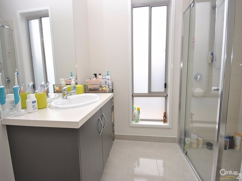 4 Hackney Circuit, Clyde North VIC 3978