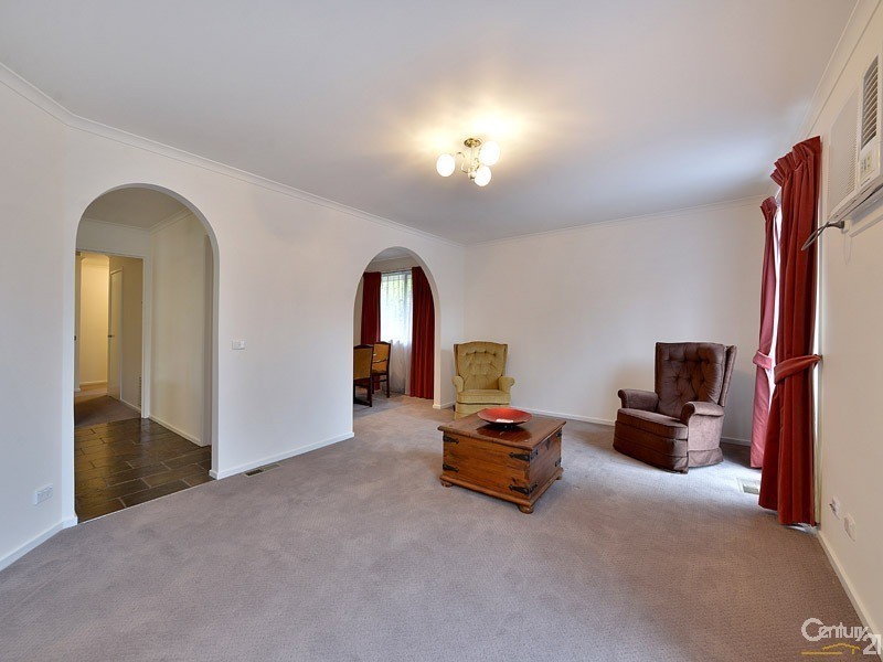 63 Avebury Drive, Berwick VIC 3806