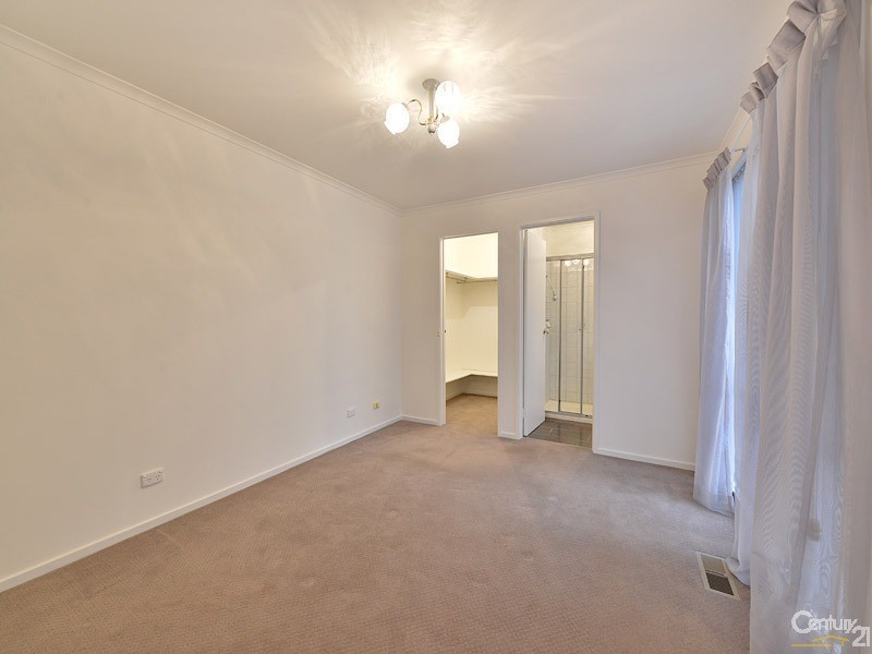 63 Avebury Drive, Berwick VIC 3806