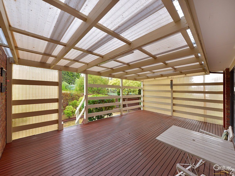 63 Avebury Drive, Berwick VIC 3806