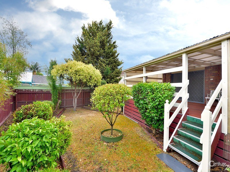 63 Avebury Drive, Berwick VIC 3806