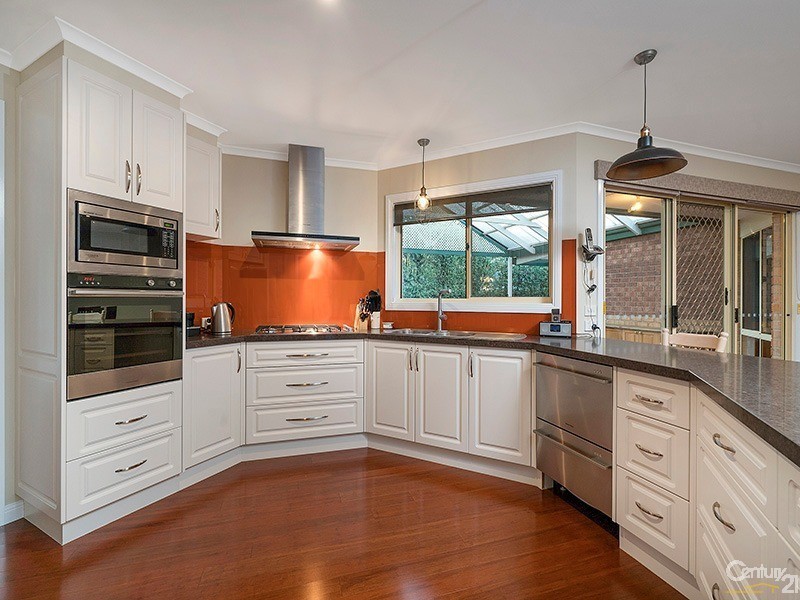 8 Golden Leaf Avenue, Narre Warren South VIC 3805