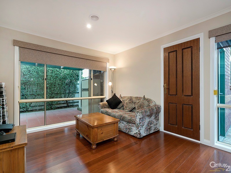 8 Golden Leaf Avenue, Narre Warren South VIC 3805