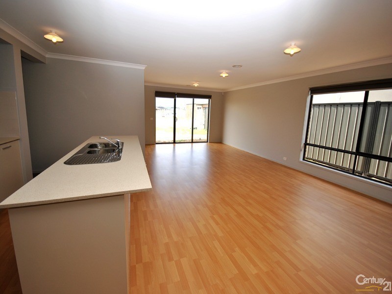 18  Tilia Drive, Cranbourne North VIC 3977