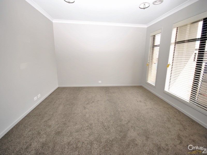 18  Tilia Drive, Cranbourne North VIC 3977
