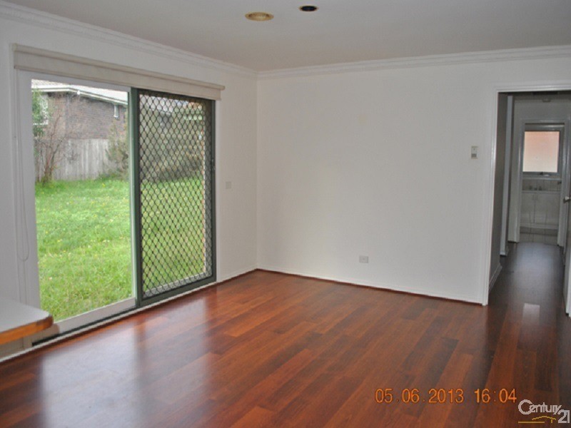 12 Hedgeley Drive, Berwick VIC 3806