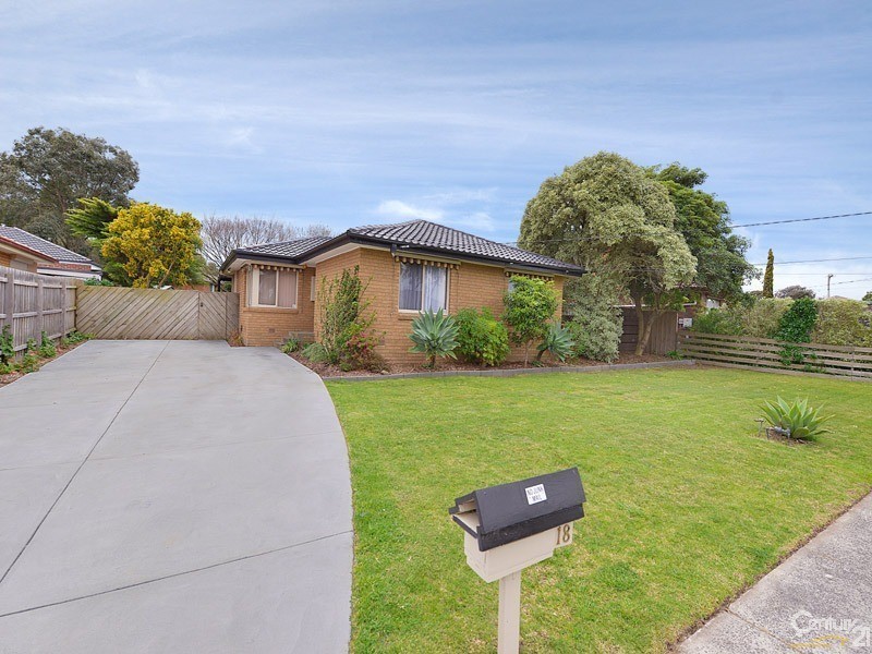 18 Floriana Avenue, Doveton VIC 3177