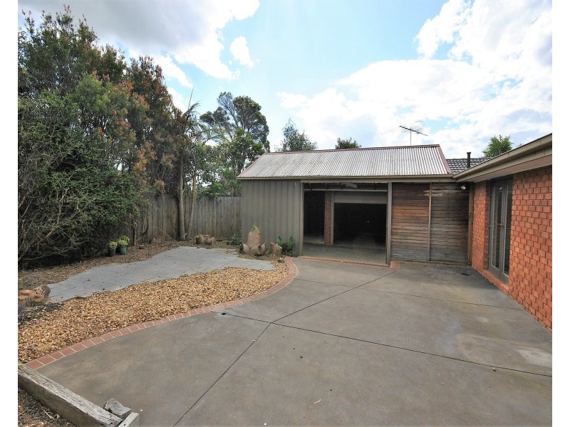 18 Tyntynder Close, Berwick VIC 3806