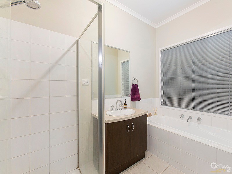 9 Mcilwraith Court, Berwick VIC 3806