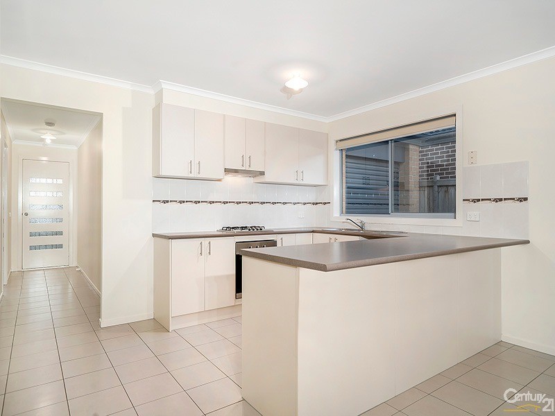 19 Bianca Crescent, Cranbourne North VIC 3977