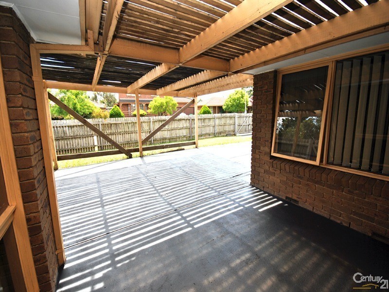 4 County Drive, Berwick VIC 3806