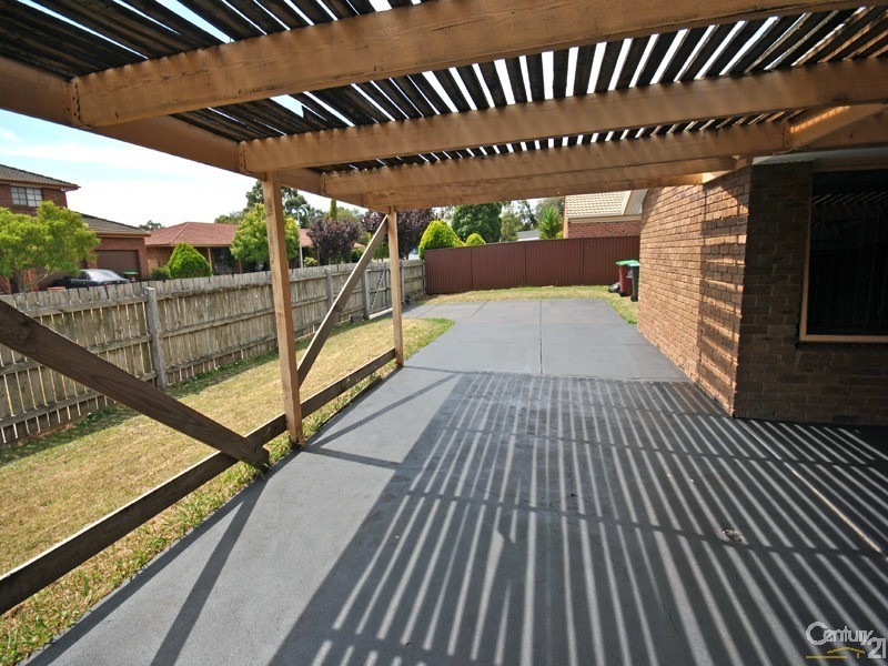 4 County Drive, Berwick VIC 3806