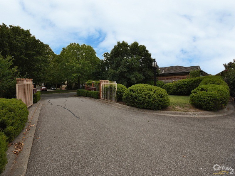 20/12 Grant Close, Berwick VIC 3806