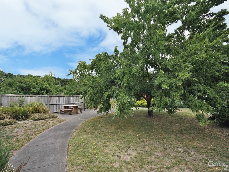 20/12 Grant Close, Berwick VIC 3806