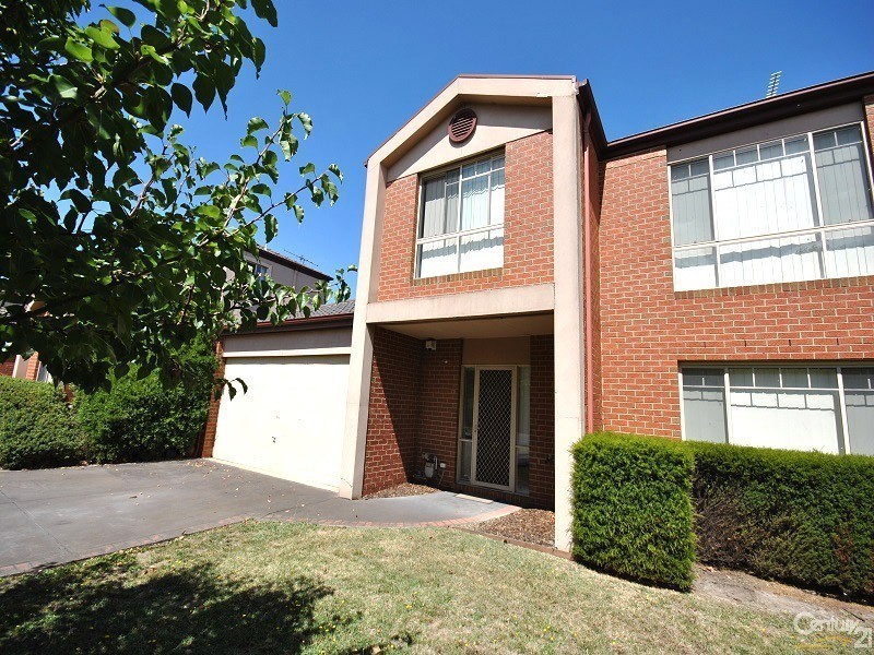 20/12 Grant Close, Berwick VIC 3806