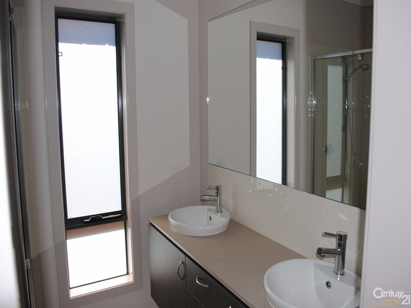 3 Pimpernel Place, Cranbourne North VIC 3977