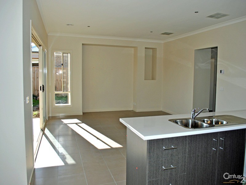 89 Arena Parade, Officer VIC 3809