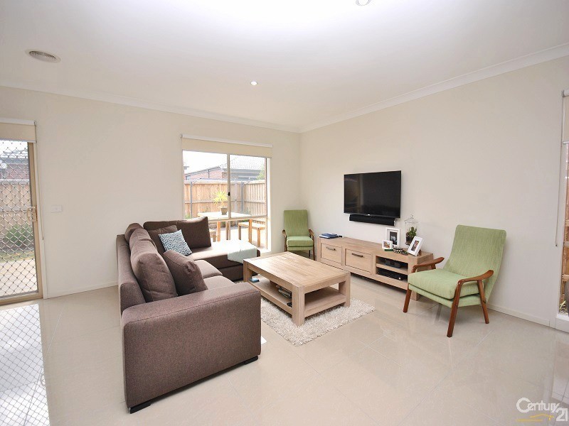 31 Paxford Drive, Cranbourne North VIC 3977