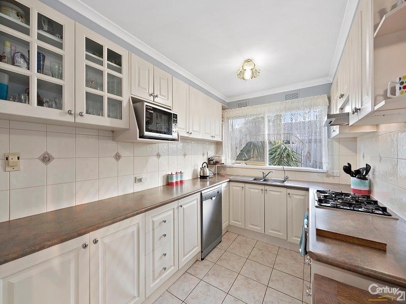 45 Fairbairn Road, Cranbourne VIC 3977