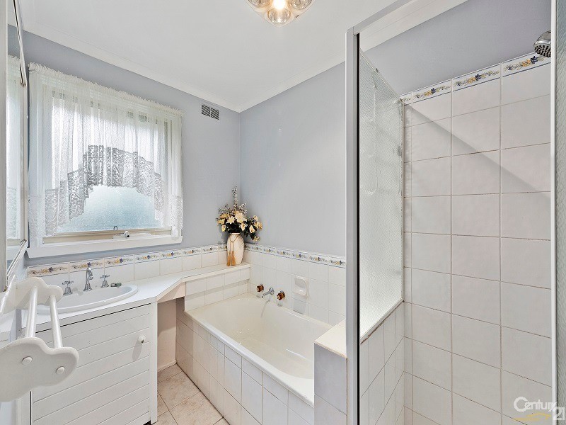 45 Fairbairn Road, Cranbourne VIC 3977